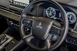 2022 Mitsubishi Outlander PHEV Exceed