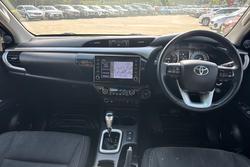 2021 Toyota Hilux SR5