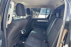 2021 Toyota Hilux SR5