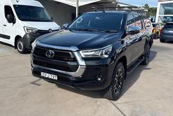 2021 Toyota Hilux SR5