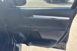 2021 Toyota Hilux SR5