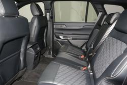 2025 Ford Everest Platinum