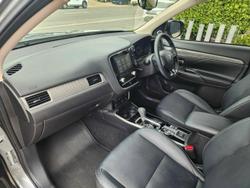 2020 Mitsubishi Outlander Exceed