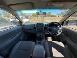 2006 Toyota Hilux SR5 KUN26R MY05 4X4 Bronze