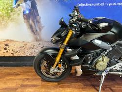 2022 Ducati STREETFIGHTER V4 S Black