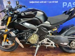 2022 Ducati STREETFIGHTER V4 S Black