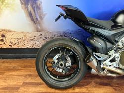 2022 Ducati STREETFIGHTER V4 S Black