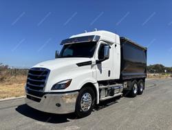 2022 Freightliner Cascadia White