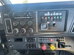 2022 Freightliner Cascadia White