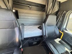 2022 Freightliner Cascadia White