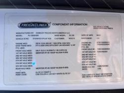 2022 Freightliner Cascadia White