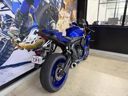 2025 Yamaha YZF-R7LA BLUE
