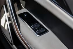 2024 Jaguar F-PACE P250 R-Dynamic SE