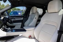 2024 Jaguar F-PACE P250 R-Dynamic SE