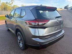 2025 Nissan X-TRAIL ST
