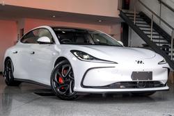 2025 MG IM5 Platinum