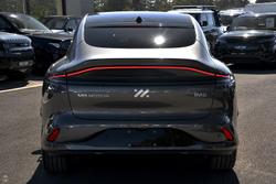 2025 MG IM6 Platinum