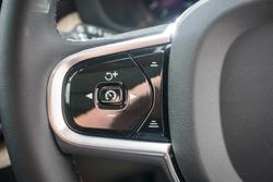 2025 Volvo XC60 Ultra T8 Plug-In Hybrid Dark