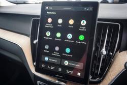 2025 Volvo XC60 Plus T8 Plug-In Hybrid Dark