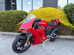 2025 DUCATI PANIGALE V4 S Red