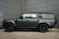2024 Land Rover Defender 130 P400 Outbound