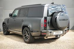 2024 Land Rover Defender 130 P400 Outbound