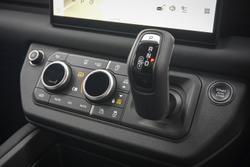 2024 Land Rover Defender 130 P400 Outbound