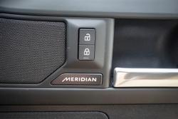 2024 Land Rover Defender 130 P400 Outbound