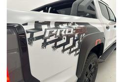 2026 Nissan Navara PRO-4X D27 MY26 4X4 Dual Range Blizzard White