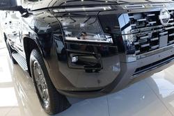 2026 Nissan Navara ST-X D27 MY26 4X4 Dual Range Midnight Black