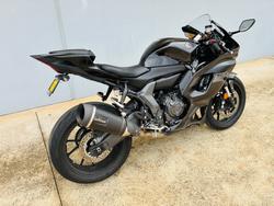 2025 Yamaha YZF-R7LA Black