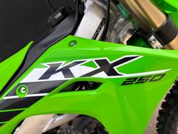 2025 Kawasaki KX250 GREEN