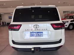 2022 Toyota LANDCRUISER LC300 3.3L V6 DSL VX 7 Seats