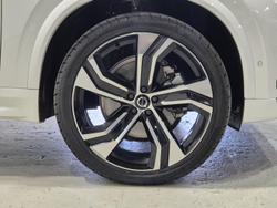 2021 Volvo XC90 B6 R-Design