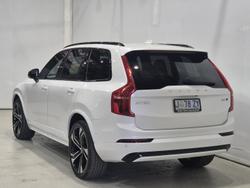 2021 Volvo XC90 B6 R-Design