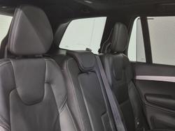 2021 Volvo XC90 B6 R-Design