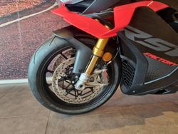 2025 Aprilia RSV4 1100 Factory RSV4 Black