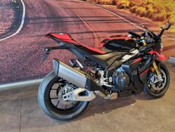 2025 Aprilia RSV4 1100 Factory RSV4 Black
