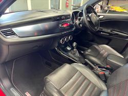 2013 Alfa Romeo Giulietta Distinctive JTD-M Series 0 MY13 Alfa Red