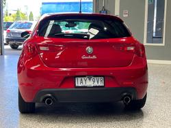 2013 Alfa Romeo Giulietta Distinctive JTD-M Series 0 MY13 Alfa Red