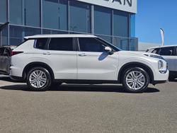 2022 Mitsubishi Outlander LS