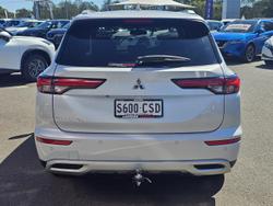 2022 Mitsubishi Outlander LS