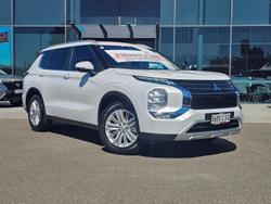 2022 Mitsubishi Outlander LS