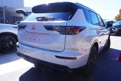 2026 Mitsubishi Outlander LS