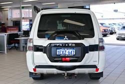 2015 Mitsubishi Pajero GLX