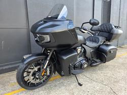 2025 Indian PURSUIT DARK HORSE BLACK