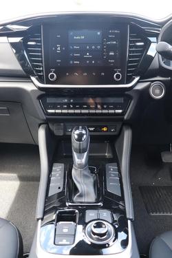 2025 Isuzu MU-X LS-T