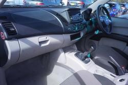 2014 Mitsubishi Triton GL