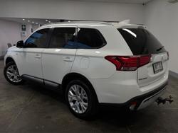 2019 Mitsubishi Outlander ES