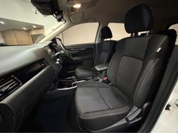 2019 Mitsubishi Outlander ES